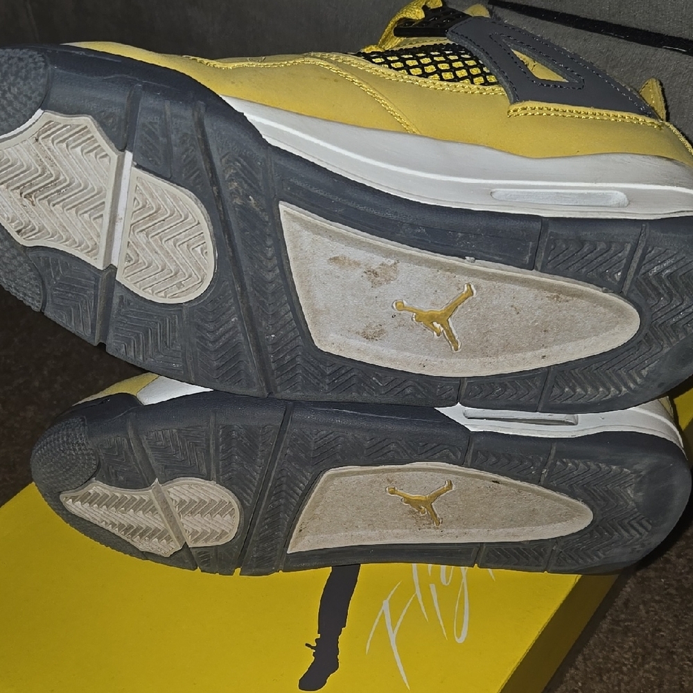 Jordan Yellow and Gray Athletic Shoes Retro Style - Picture 7 of 7
